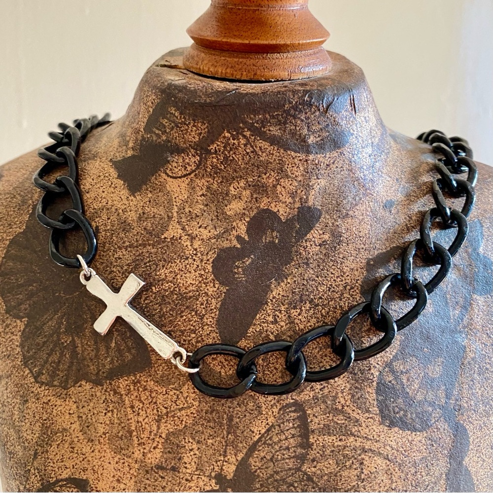 BLACK CHAIN NECKLACE | Cross Charm | Adjustable | EUC